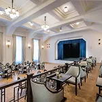 Royal Palace Hotel
