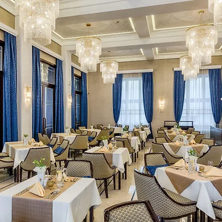 Royal Palace Hotel