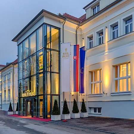 Ξενοδοχείο Royal Palace 5*