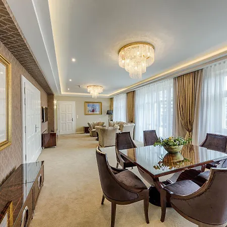 Royal Palace Hotel