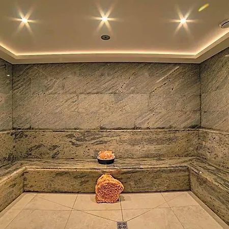 Royal Palace 5*