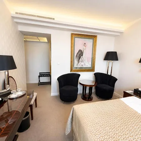 Royal Palace ホテル 5*