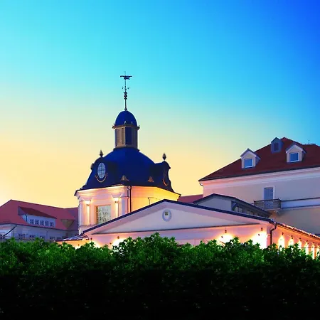 Royal Palace Hotel
