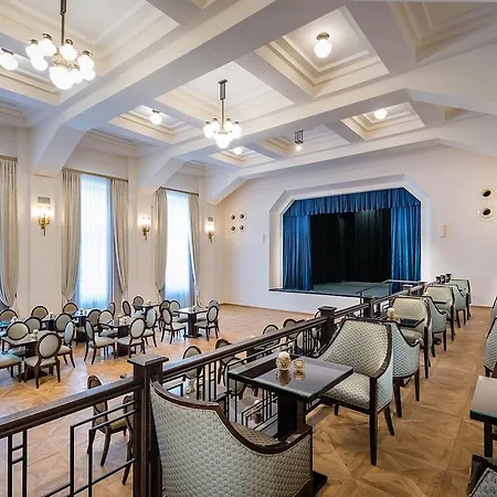 Royal Palace Hotel