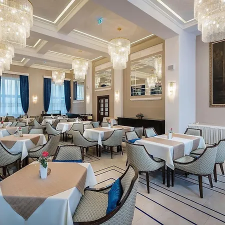Royal Palace Hotel