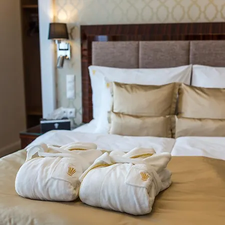 Royal Palace Hotel