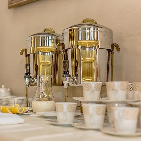 Royal Palace Ξενοδοχείο 5*