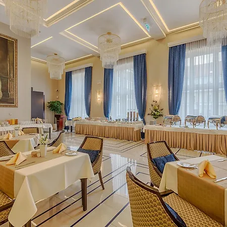 Royal Palace 5*