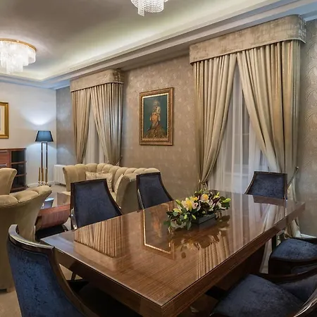 Royal Palace Hotel 5*